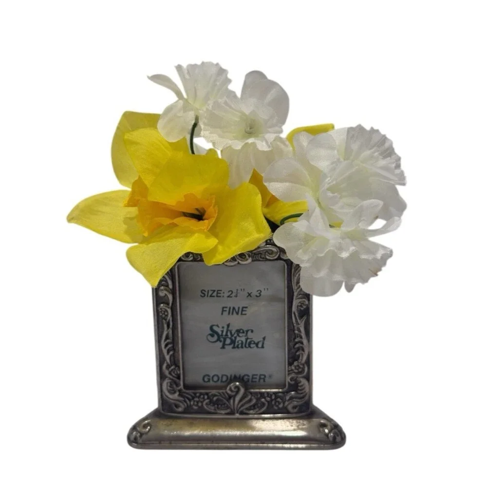 Vintage Godinger 1991 Silver Plated Triangular 3 Photo Frame Pen Flower Holder